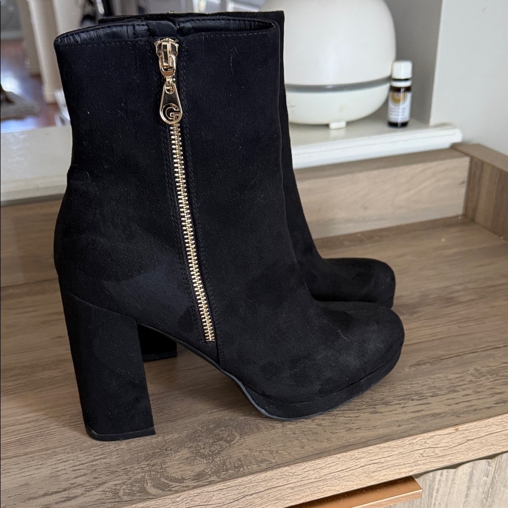 GBG Los Angeles Black Heeled Boots with Gold Zipper